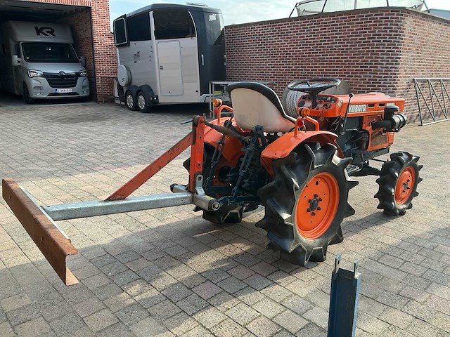 Kubota b7001 minitractor - afbeelding 15 van  18