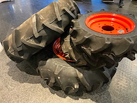 Kubota band, wiel en velg - afbeelding 3 van  5