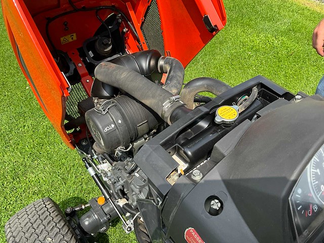 Kubota bx261 micro hydrostatische tractor - afbeelding 8 van  24