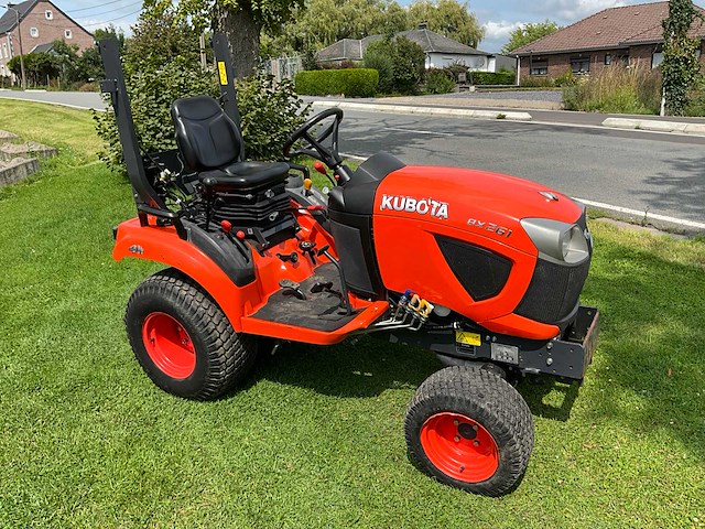 Kubota bx261 micro hydrostatische tractor - afbeelding 22 van  24