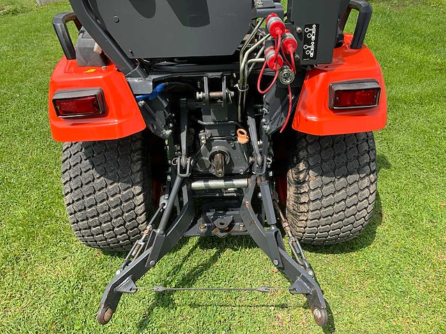 Kubota bx261 micro hydrostatische tractor - afbeelding 16 van  20