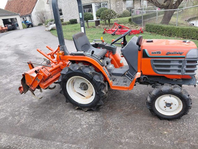 Kubota gb15 garden tractor + frees - afbeelding 12 van  19