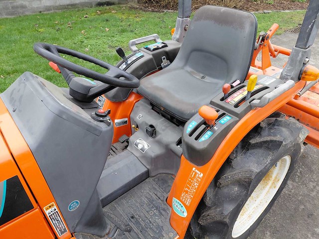 Kubota gb15 garden tractor + frees - afbeelding 16 van  19