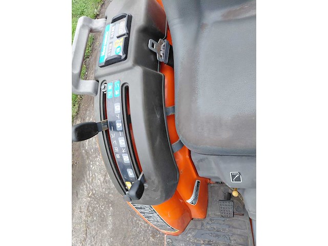 Kubota gb15 garden tractor + frees - afbeelding 17 van  19