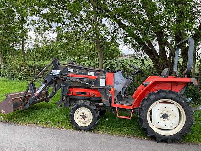 Kubota gl200 met frontlader - afbeelding 17 van  21