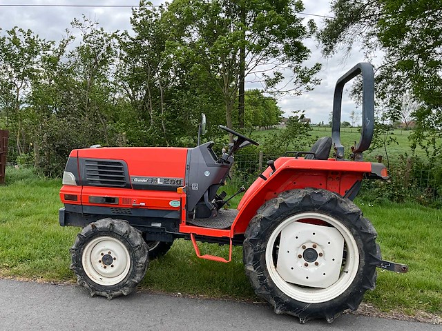 Kubota gl200 minitractor - afbeelding 20 van  21