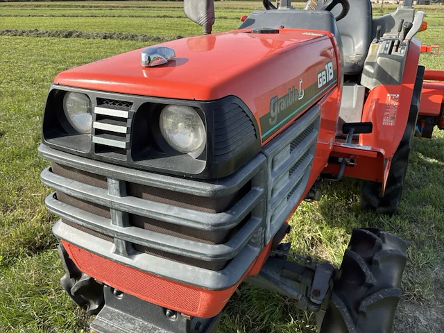 Kubota granbia l gb18 vierwielaangedreven minitractor met grondfrees - afbeelding 4 van  25