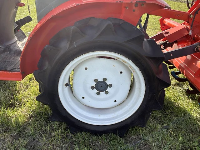 Kubota granbia l gb18 vierwielaangedreven minitractor met grondfrees - afbeelding 5 van  25