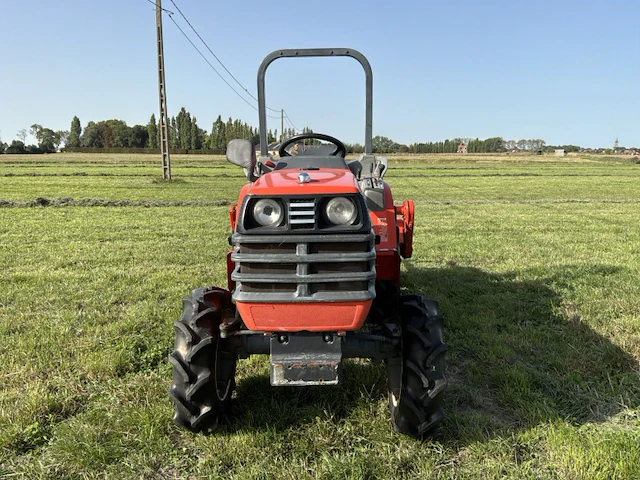 Kubota granbia l gb18 vierwielaangedreven minitractor met grondfrees - afbeelding 12 van  25