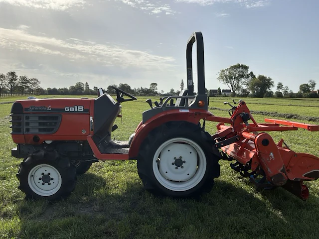 Kubota granbia l gb18 vierwielaangedreven minitractor met grondfrees - afbeelding 24 van  25