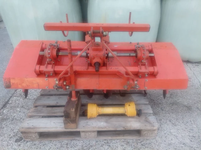 Kubota grondfrees - afbeelding 3 van  10