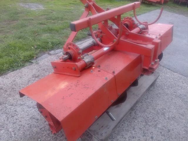 Kubota grondfrees - afbeelding 7 van  10