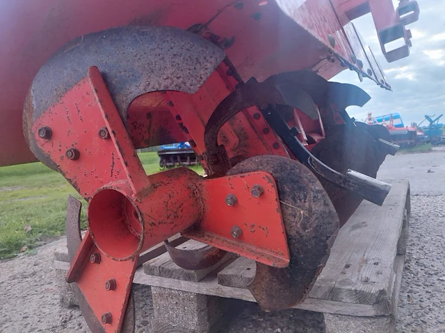 Kubota grondfrees - afbeelding 9 van  10