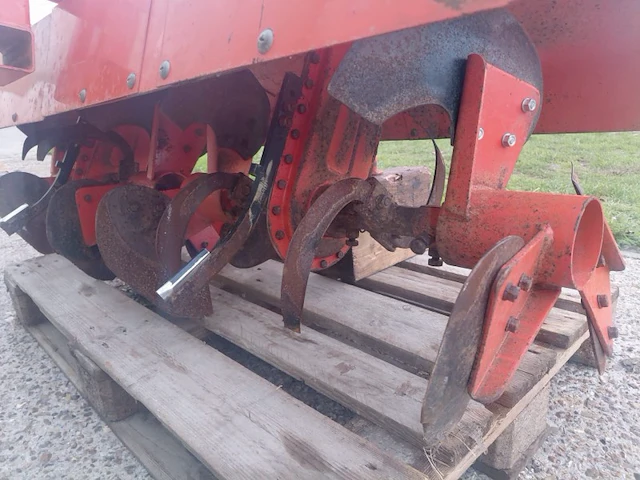Kubota grondfrees - afbeelding 10 van  10