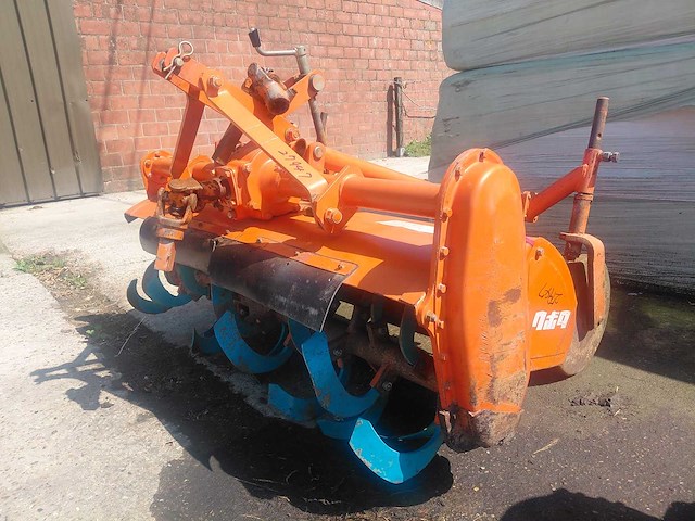 Kubota grondfrees - afbeelding 1 van  8