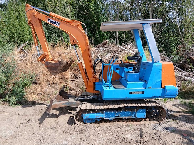 Kubota kh-033 rupsgraafmachine 3.3 ton - graafbak en dozerblad - afbeelding 1 van  18