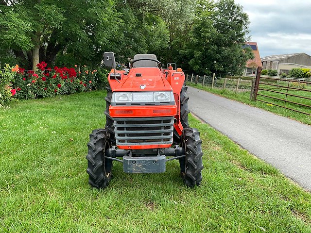 Kubota l1-235 minitractor - afbeelding 12 van  22
