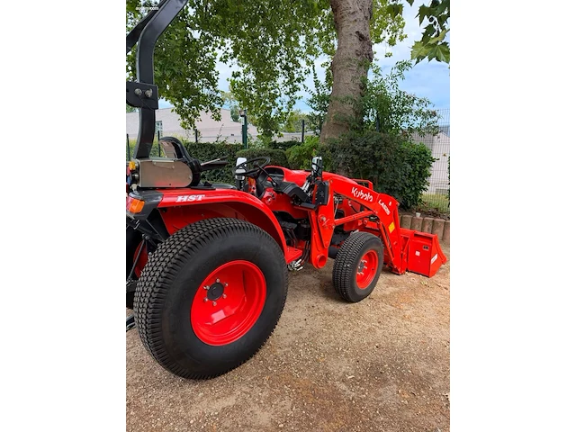 Kubota l1-382 gazontractor - afbeelding 1 van  6