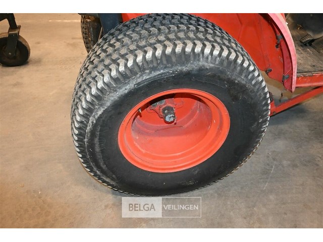 Kubota landbouwtrekker - afbeelding 9 van  18