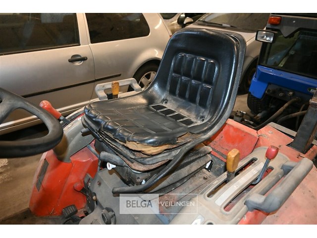 Kubota landbouwtrekker - afbeelding 12 van  18