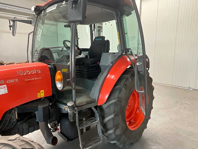 Kubota m4-063 vierwielaangedreven landbouwtractor - afbeelding 11 van  22