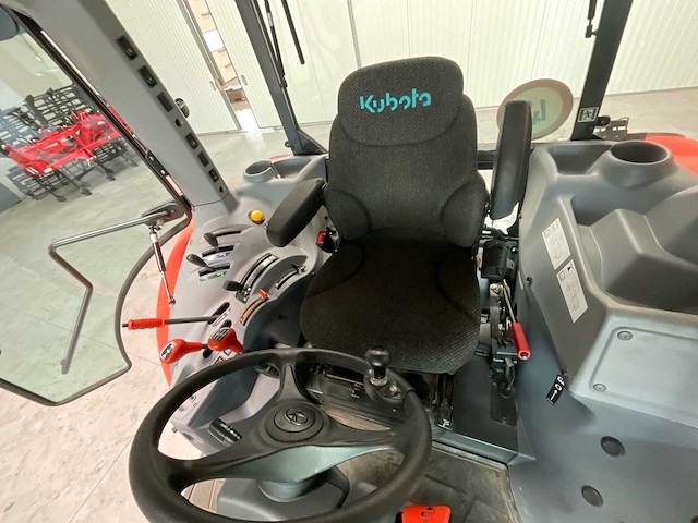 Kubota m4-063 vierwielaangedreven landbouwtractor - afbeelding 14 van  22
