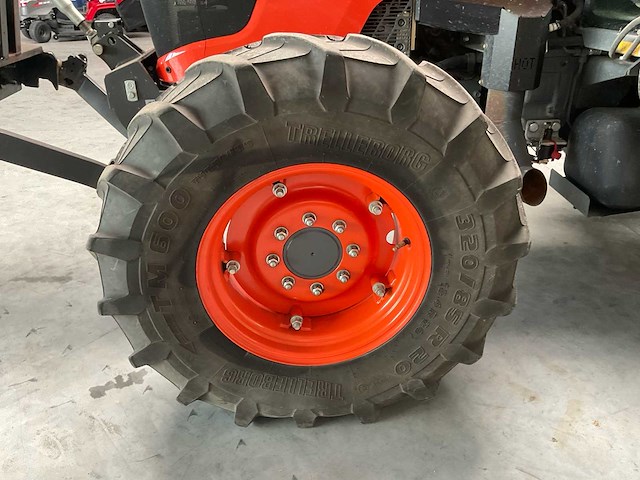 Kubota m4-063 vierwielaangedreven landbouwtractor - afbeelding 19 van  22