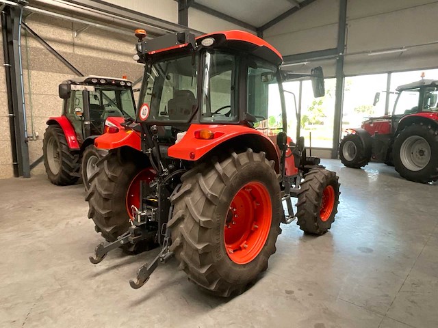Kubota m4-063 vierwielaangedreven landbouwtractor - afbeelding 18 van  22