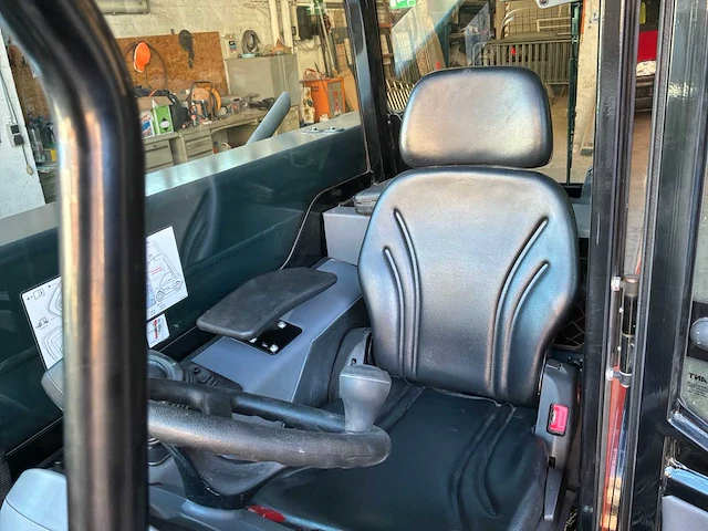 Kubota schuiflader / telehandler kubota kth4815-2 – 146,7 uur – vorken + bak 160 cm - afbeelding 26 van  37