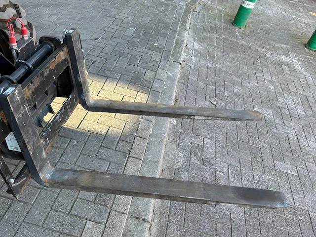 Kubota schuiflader / telehandler kubota kth4815-2 – 146,7 uur – vorken + bak 160 cm - afbeelding 21 van  37