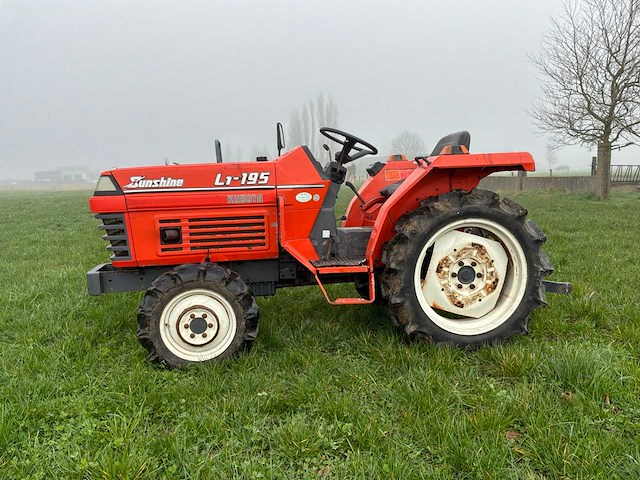 Kubota sunshine l1-195 minitractor - afbeelding 6 van  13