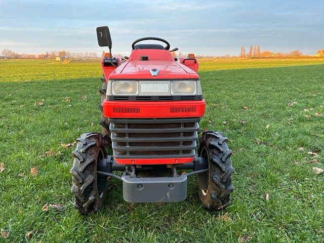 Kubota sunshine l1-195 vierwielaangedreven minitractor - afbeelding 12 van  20