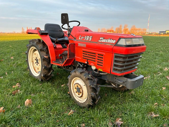 Kubota sunshine l1-195 vierwielaangedreven minitractor - afbeelding 14 van  20