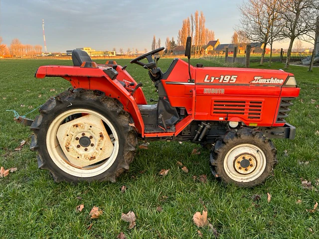 Kubota sunshine l1-195 vierwielaangedreven minitractor - afbeelding 15 van  20