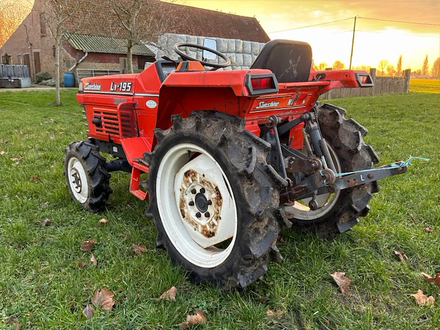 Kubota sunshine l1-195 vierwielaangedreven minitractor - afbeelding 18 van  20