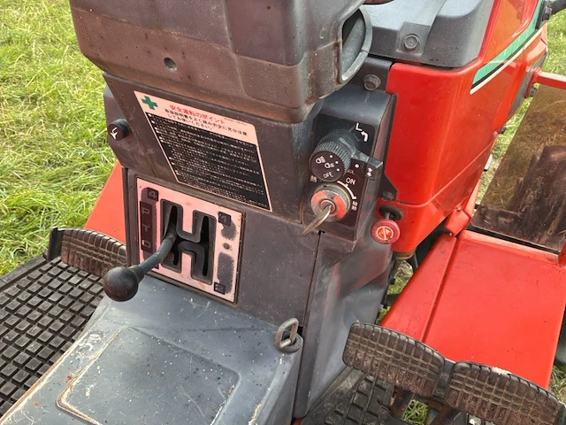 Kubota sunshine l1-205dt vierwielaangedreven minitractor - afbeelding 10 van  22