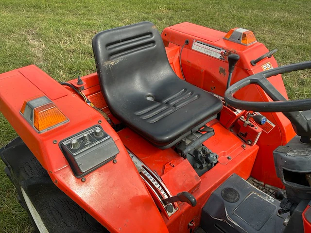 Kubota sunshine l1-205dt vierwielaangedreven minitractor - afbeelding 11 van  22