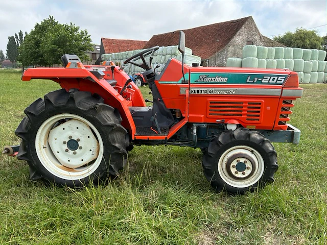 Kubota sunshine l1-205dt vierwielaangedreven minitractor - afbeelding 17 van  22