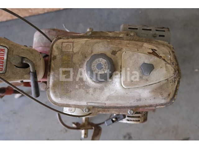 Kubota t320 benzinetuinroer - afbeelding 9 van  11
