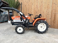 Kubota tractor met voorlader - afbeelding 13 van  19
