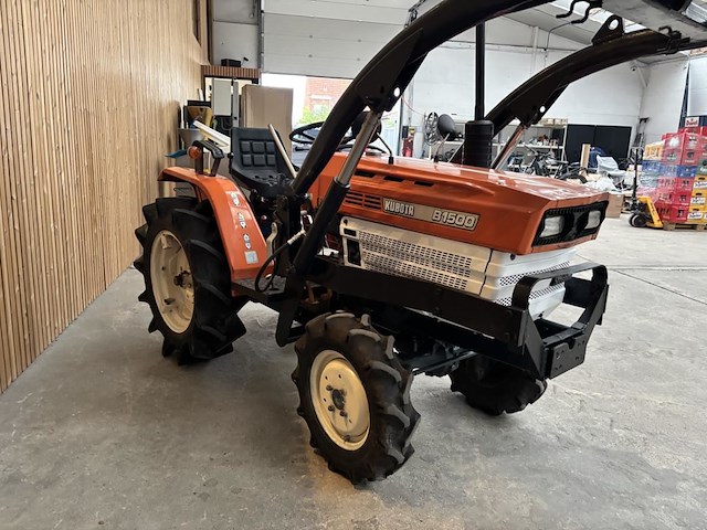 Kubota tractor met voorlader - afbeelding 16 van  19