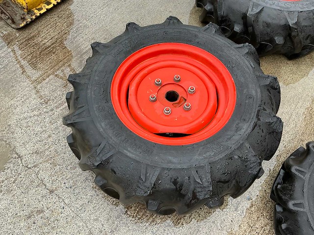 Kubota tractorbanden (4x) - afbeelding 2 van  7