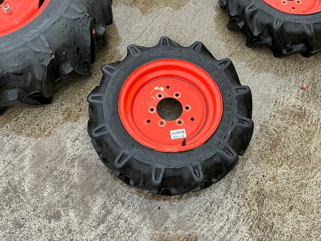Kubota tractorbanden (4x) - afbeelding 5 van  7