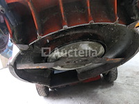 Kubota w721 zelfrijdende benzinegrasmaaier - afbeelding 3 van  12