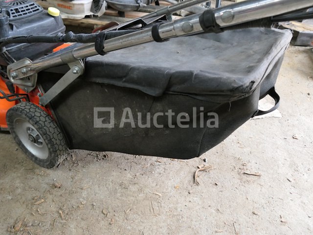 Kubota w721 zelfrijdende benzinegrasmaaier - afbeelding 4 van  12