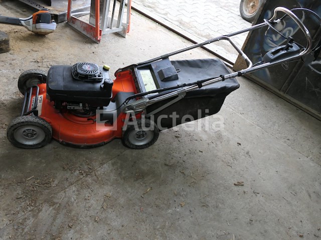 Kubota w721 zelfrijdende benzinegrasmaaier - afbeelding 7 van  12