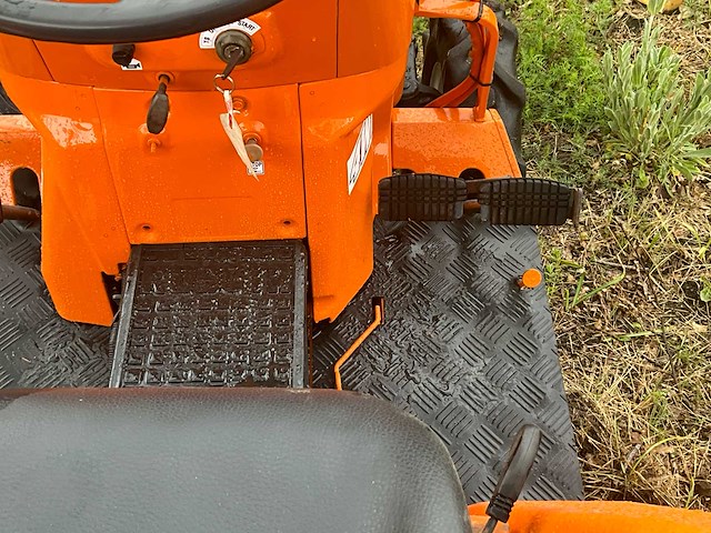 Kubota zb1-17 bulltra minitractor - afbeelding 14 van  28