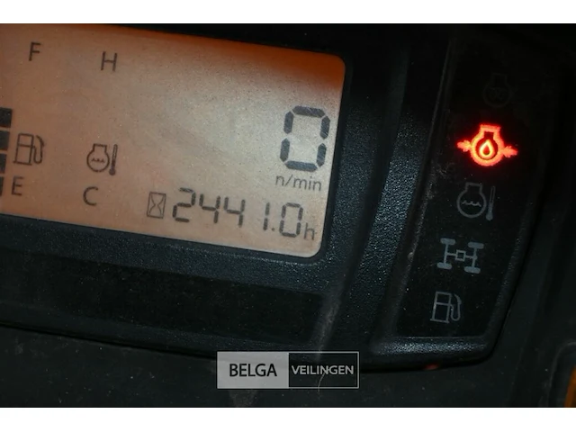 Kubota zitmaaier - afbeelding 14 van  17