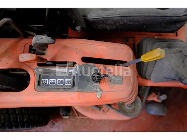 Kubota zitmaaiertractor gzd21hd - afbeelding 20 van  21