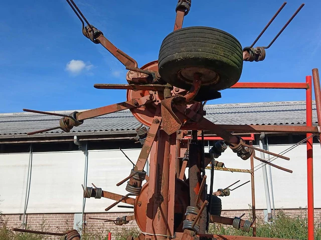 Kuhn gf 8501 mh hydraulisch opklapbare hooischudder - afbeelding 3 van  15